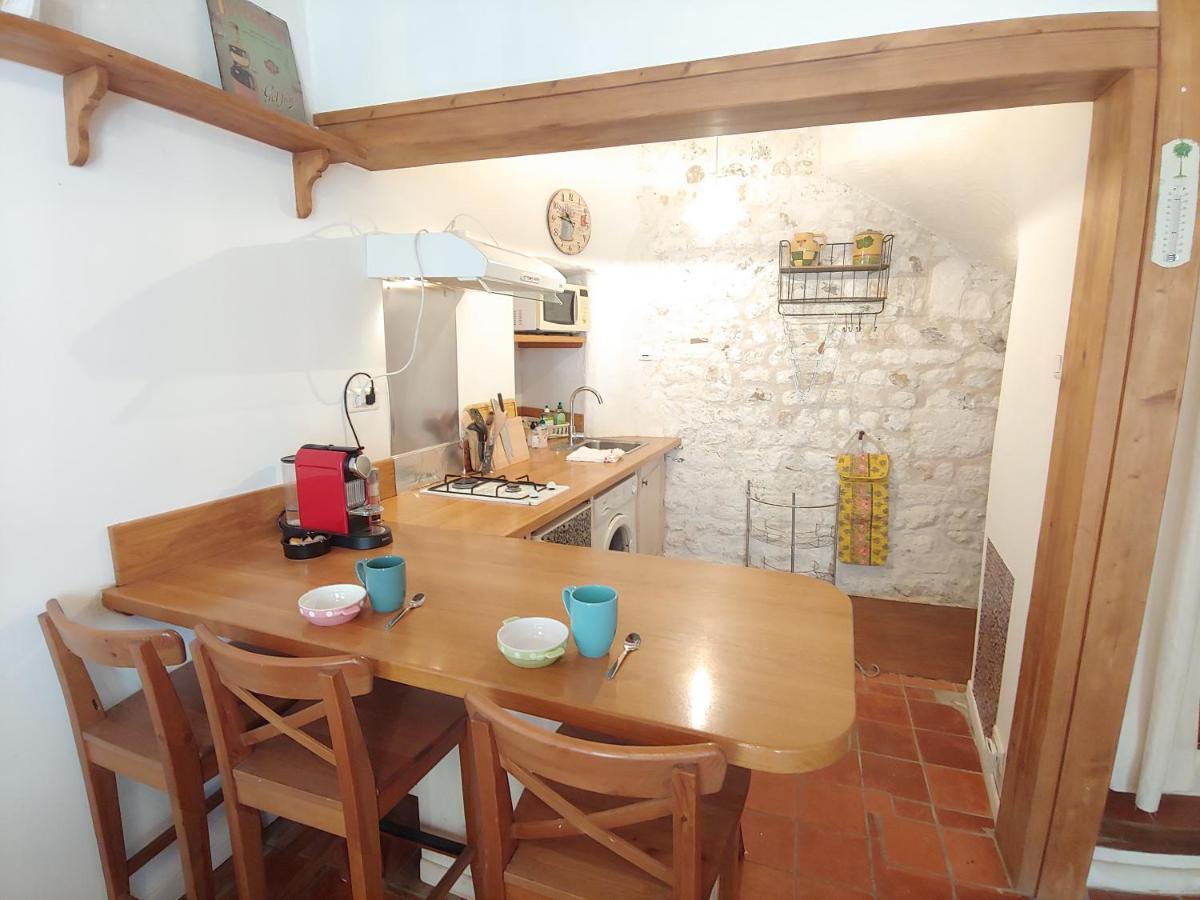 Charmante Maison Arlesienne A L'Ombre Des Arenes, De 2 A 5P ภายนอก รูปภาพ